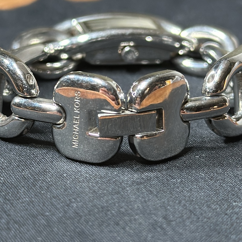 *RARE* MICHAEL KORS Chain Link Bracelet Watch - Picture 5 of 8